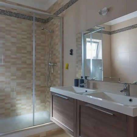 Villa Full Private 180sqm - Terrace Jacuzzi - 200m & Sea View *
