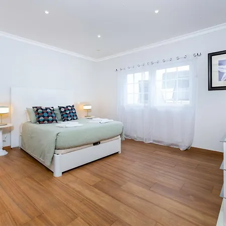 Full Private 180sqm - Terrace Jacuzzi - 200m & Sea View Villa Albufeira