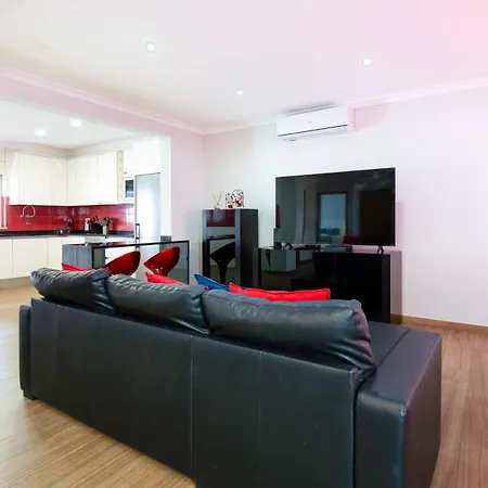 Full Private 180sqm - Terrace Jacuzzi - 200m & Sea View Villa