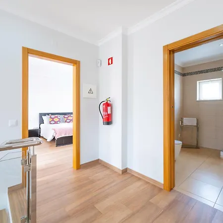 Full Private 180sqm - Terrace Jacuzzi - 200m & Sea View Villa Albufeira