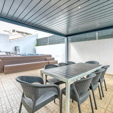 Full Private 180sqm - Terrace Jacuzzi - 200m & Sea View *