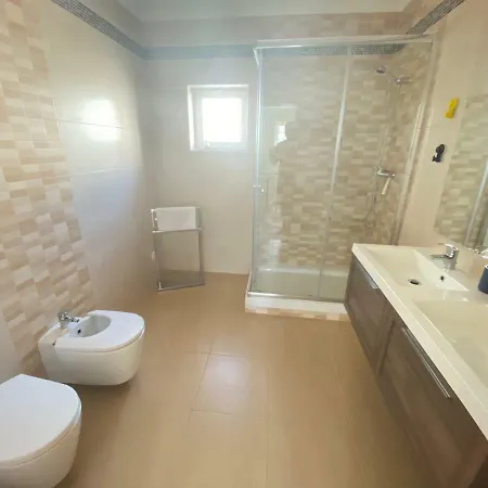 Full Private 180sqm - Terrace Jacuzzi - 200m & Sea View