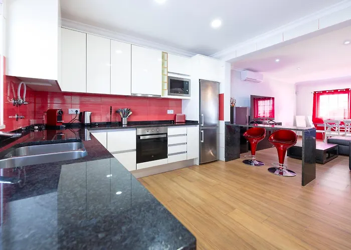 Full Private 180sqm - Terrace Jacuzzi - 200m & Sea View