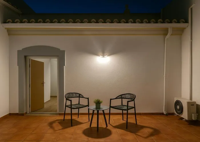 Full Private 180sqm - Terrace Jacuzzi - 200m & Sea View 别墅