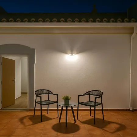 Full Private 180sqm - Terrace Jacuzzi - 200m & Sea View Villa